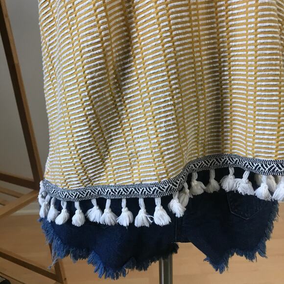 W5 • Tassel Sleeveless Tank - Picture 3 of 6